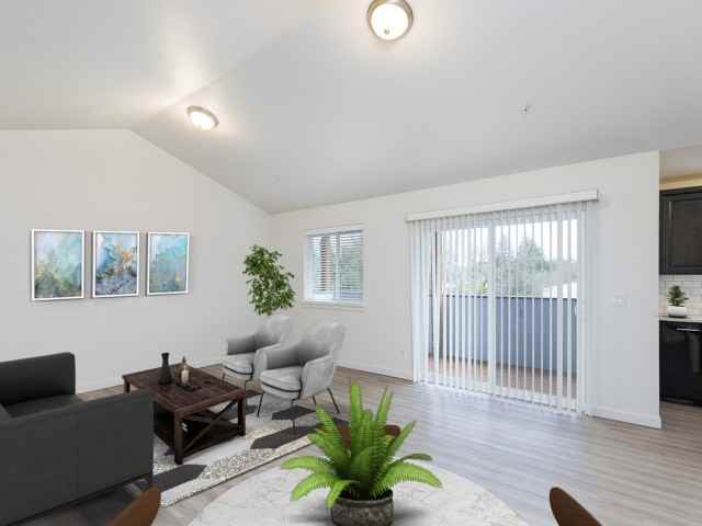 Salt Creek Apartments - Photo 3 of 15