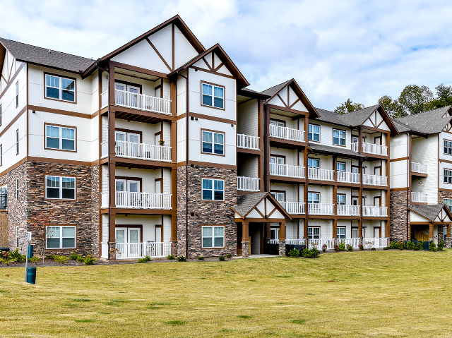 Legends at Laurel Canyon - Photo 7 of 50