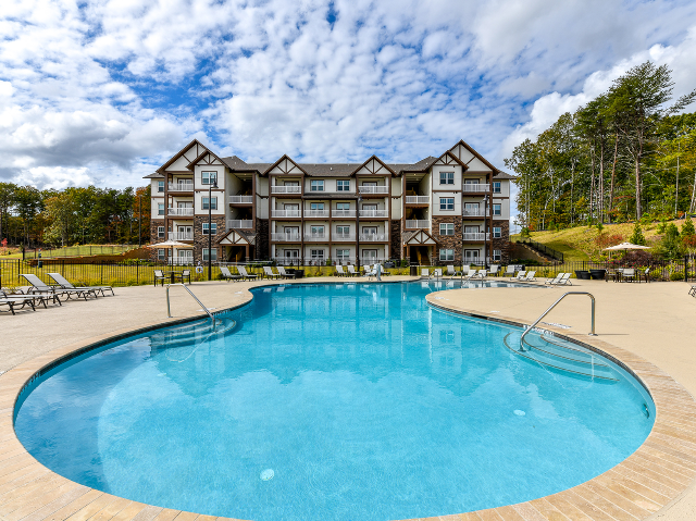 Legends at Laurel Canyon - Photo 4 of 50