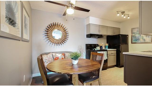 Paragon Apartments - Photo 5 of 8