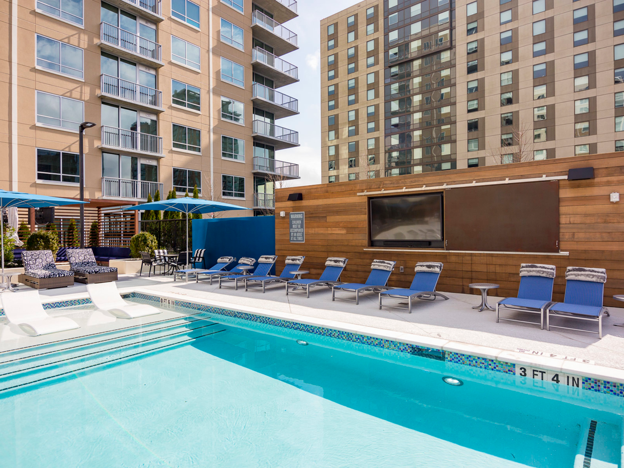 Alexan on 8th - Photo 2 of 46