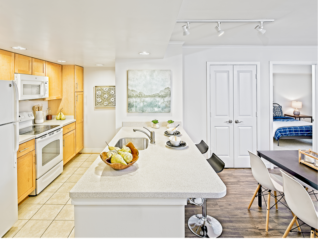 Thomas Court - Photo 2 of 34