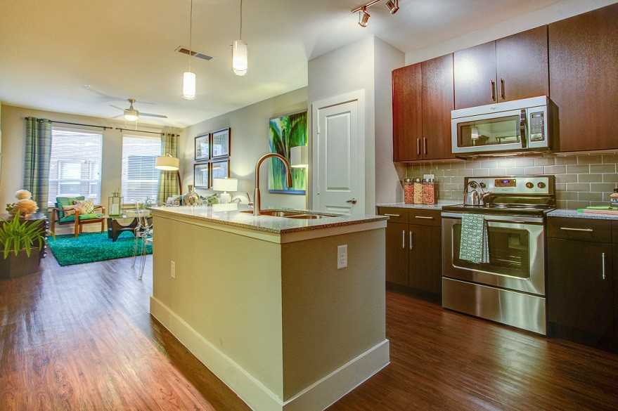 AMLI Riverfront Park - Photo 2 of 37