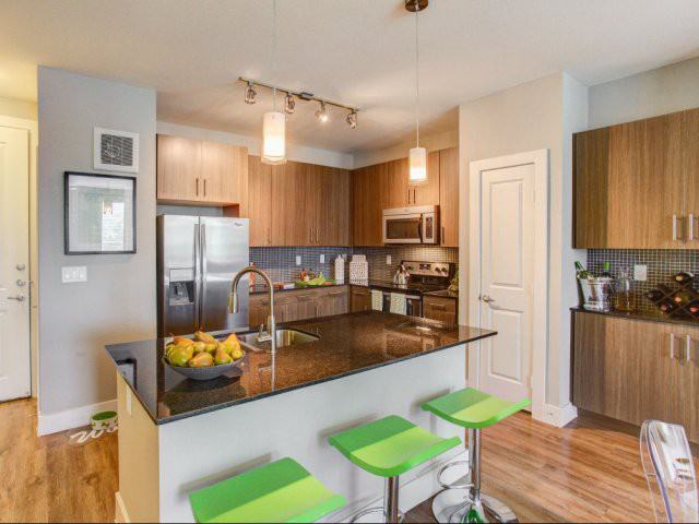 AMLI Riverfront Park - Photo 3 of 37