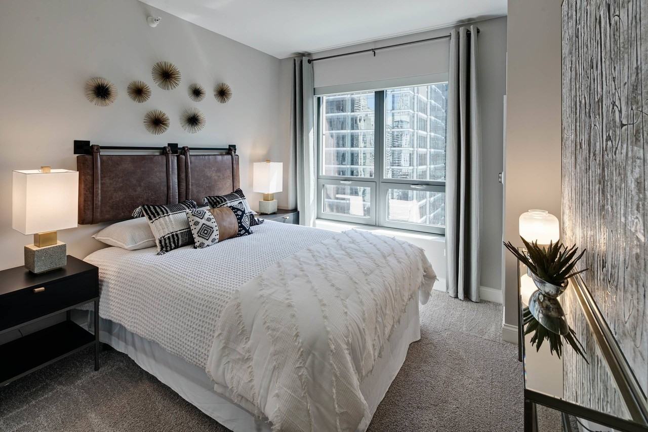 AMLI River North - Photo 6 of 50