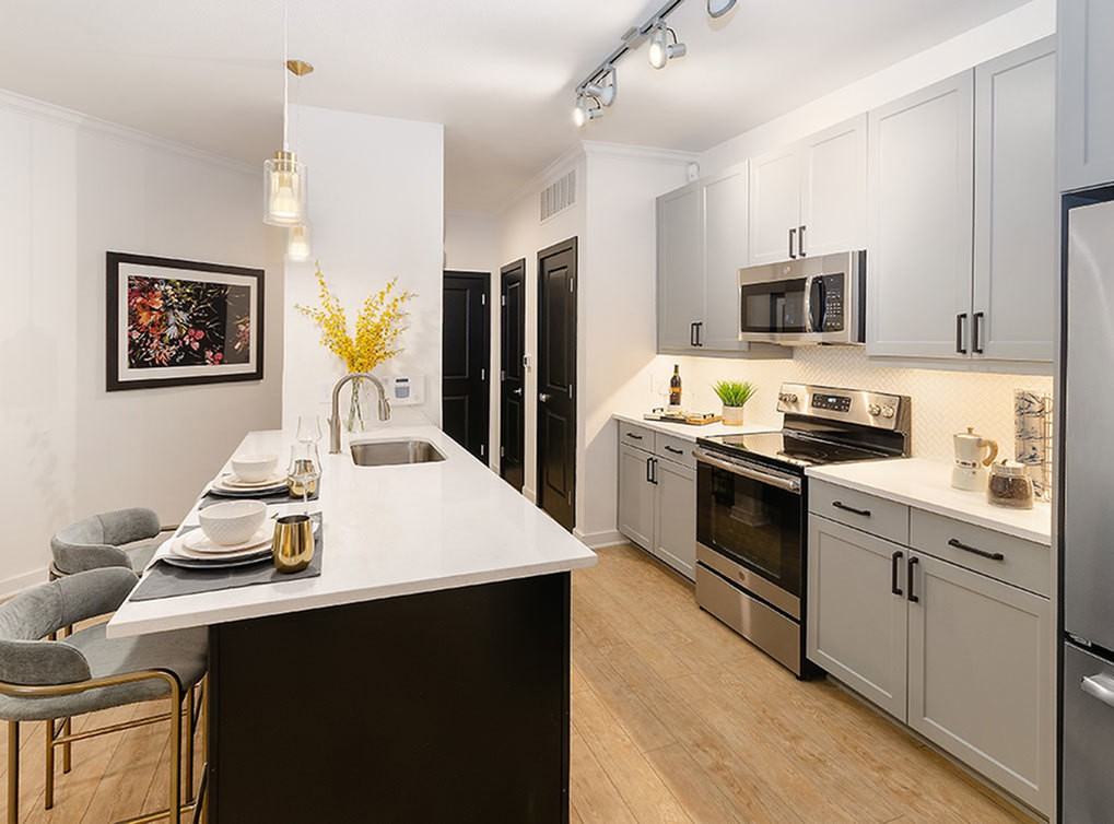 AMLI Quadrangle - Photo 2 of 50