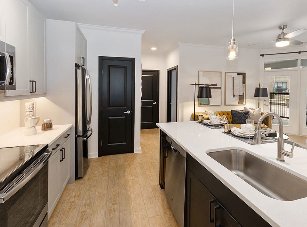 AMLI Quadrangle - Photo 3 of 50