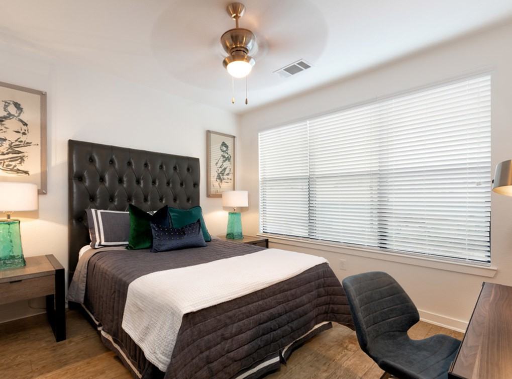 AMLI Quadrangle - Photo 6 of 50