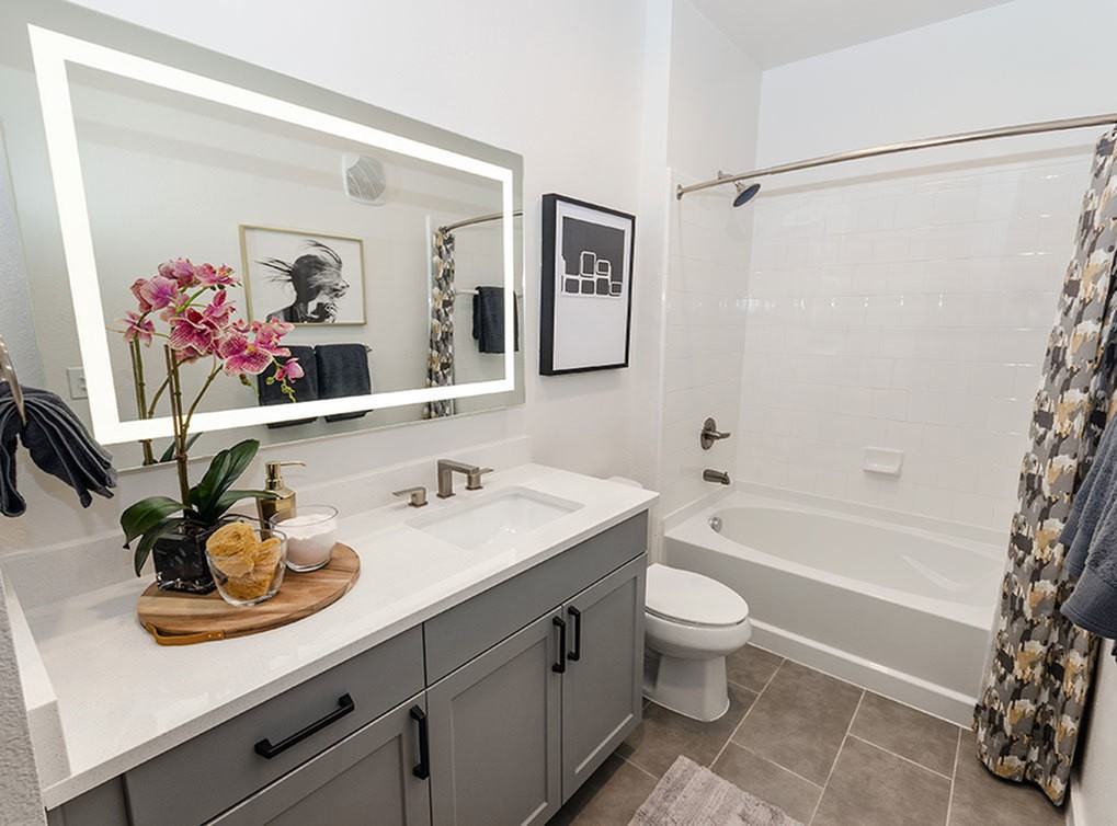 AMLI Quadrangle - Photo 7 of 50