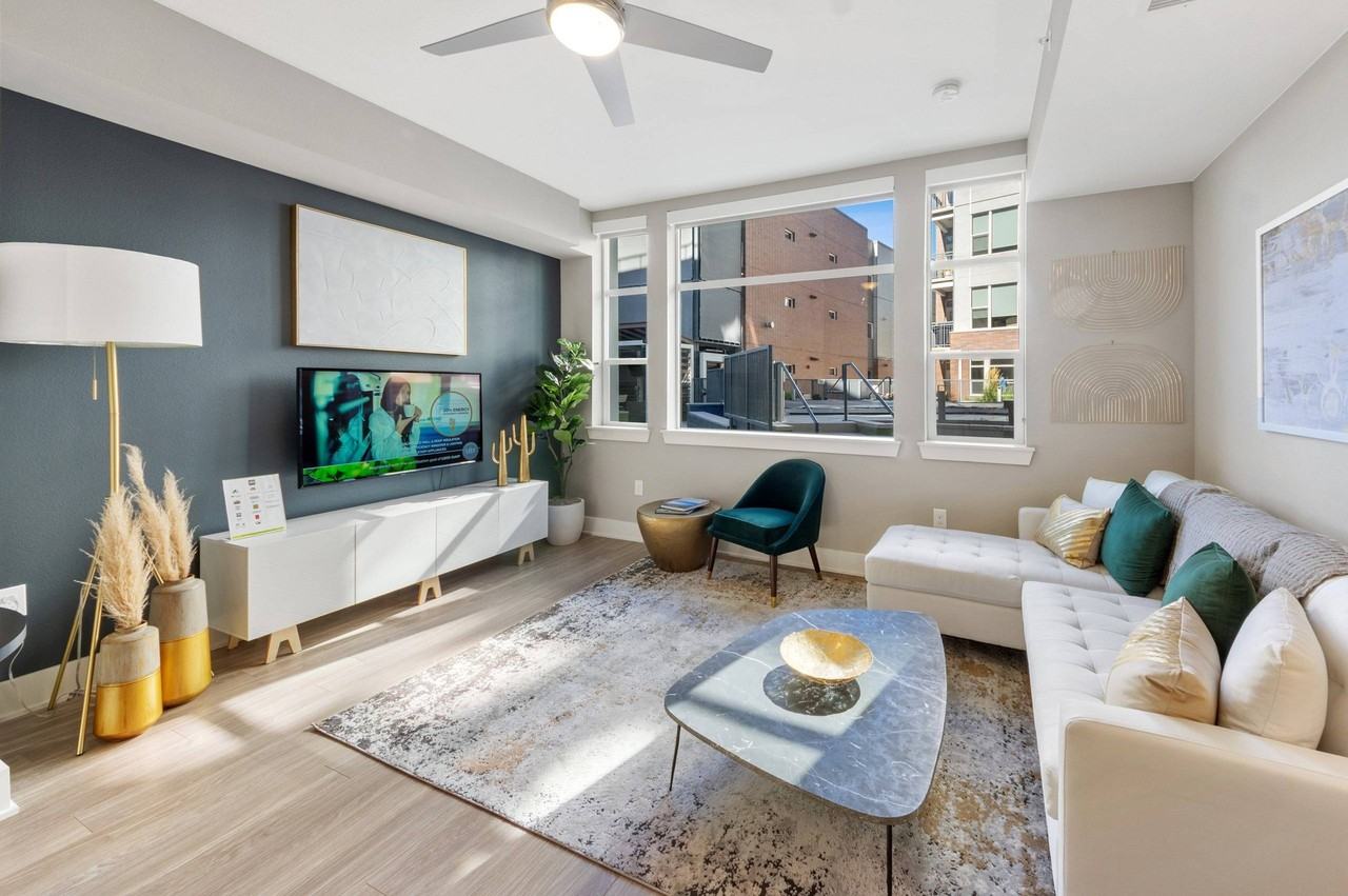 AMLI Riverfront Green - Photo 5 of 50