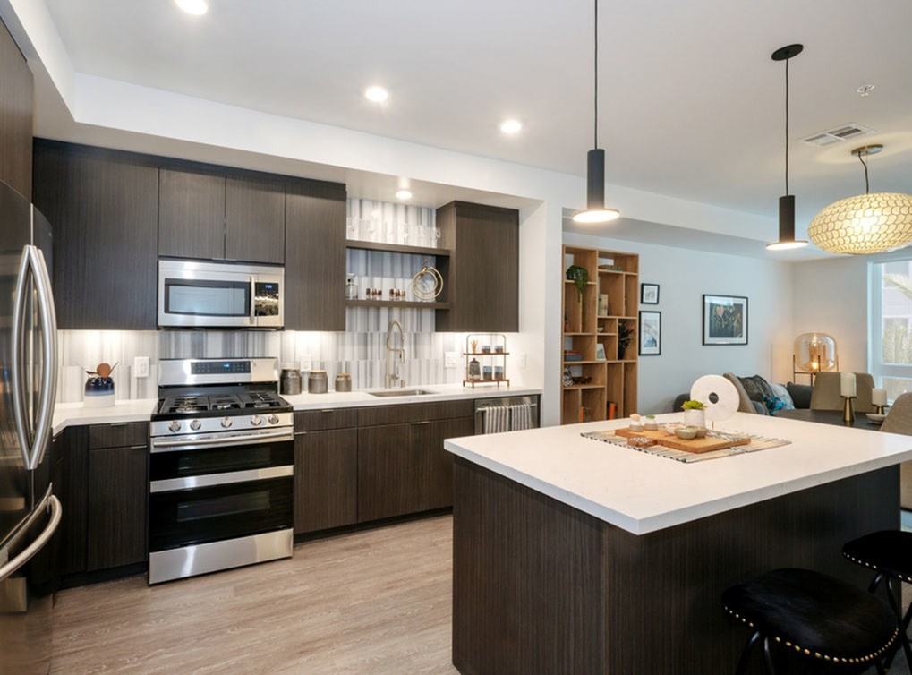 AMLI Park Broadway - Photo 6 of 50