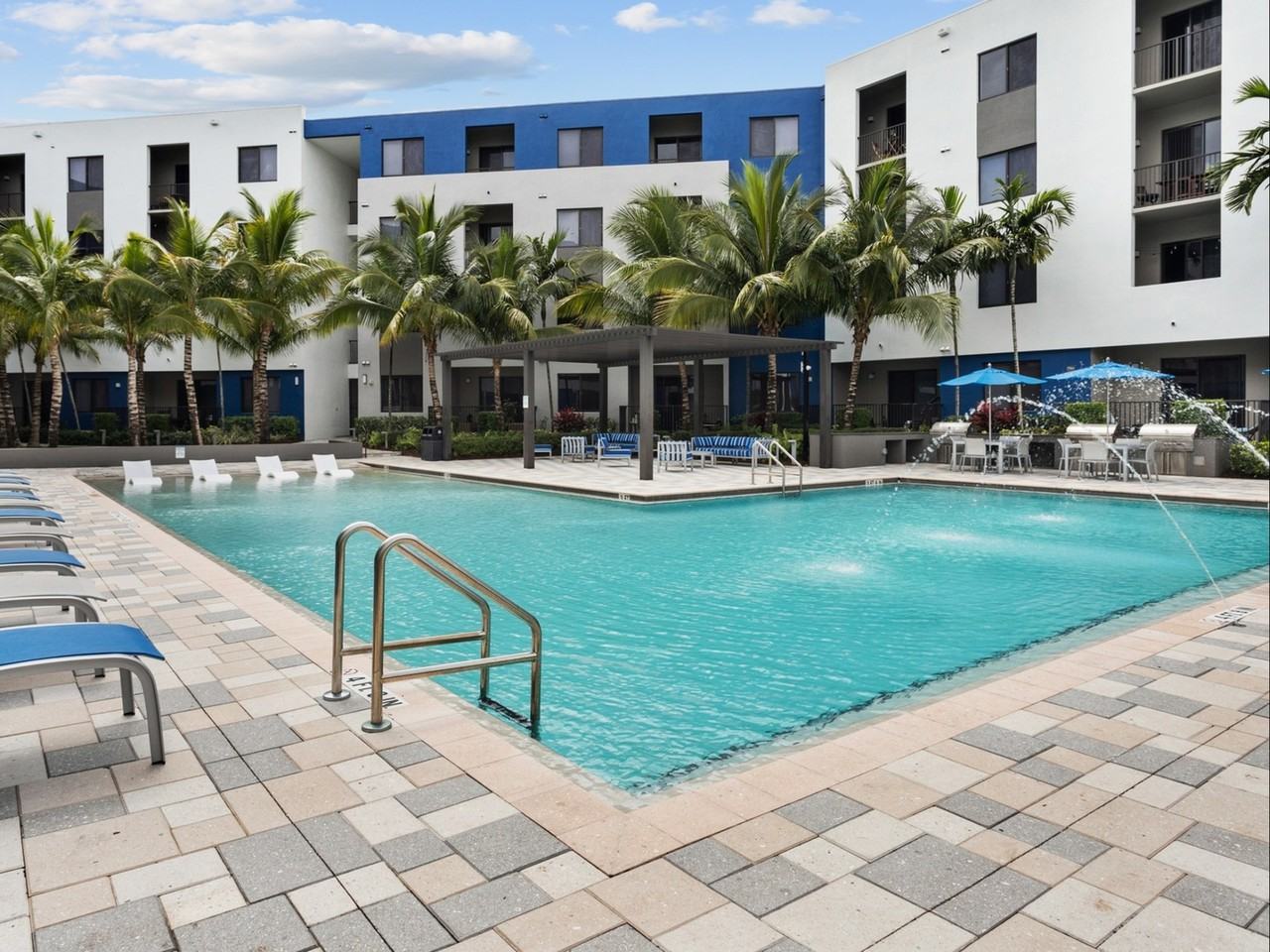 AMLI 8800 - Photo 2 of 50