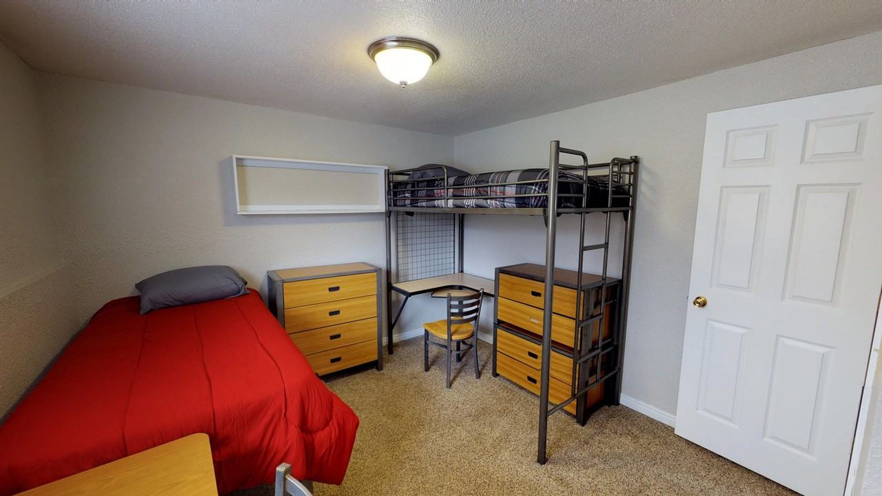 The Pines - Photo 3 of 10