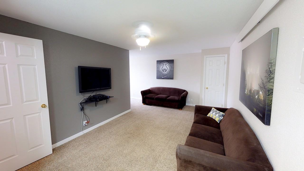 The Pines - Photo 7 of 10