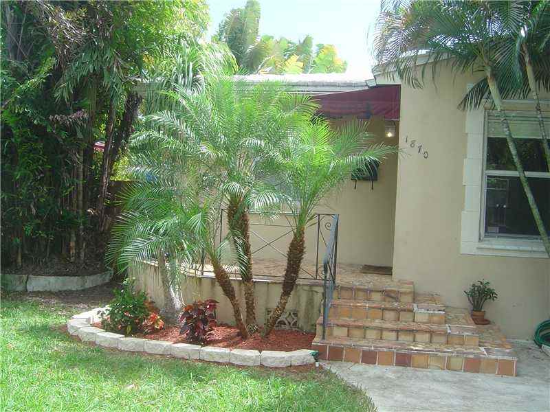 1870 SW 24th Terrace - Photo 2 of 4