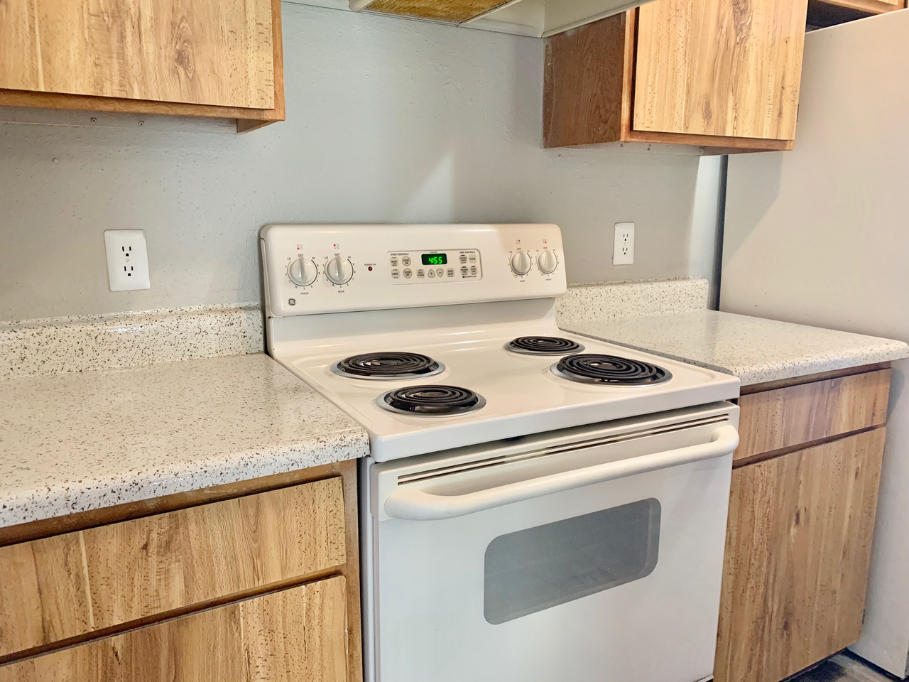 Bellaire Oak Ridge {20220718} - Photo 2 of 42