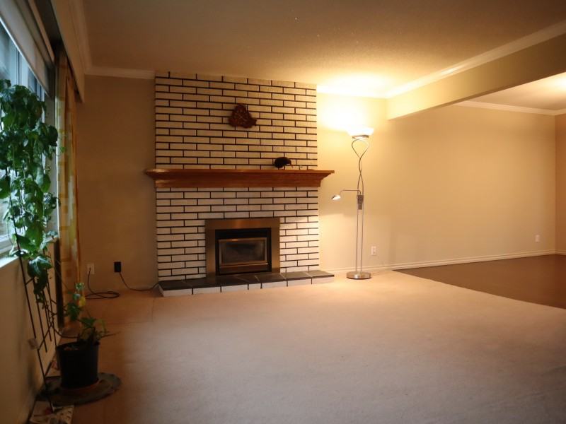 Whole House, Very Spacious with Amazing Back Yard (Como Lake Park, Coquitlam) - Photo 3 of 38