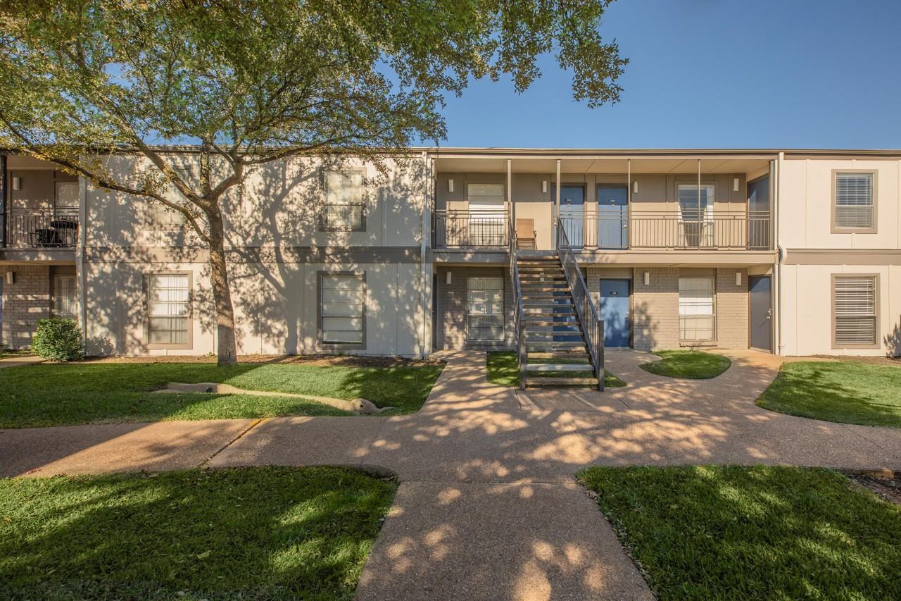 Waterdance - Photo 2 of 21