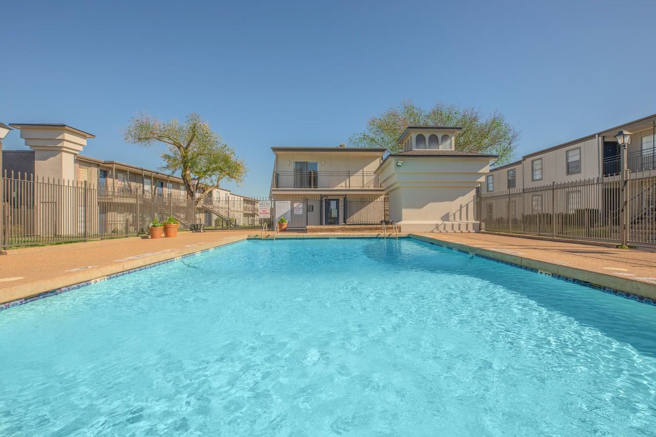 Waterdance - Photo 3 of 21