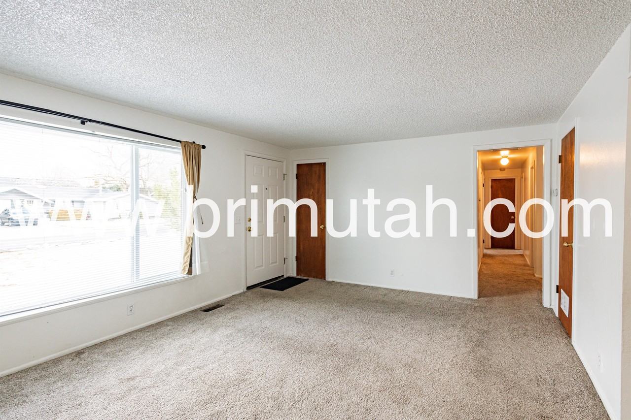 656 E 5640 S #1 - Photo 3 of 18