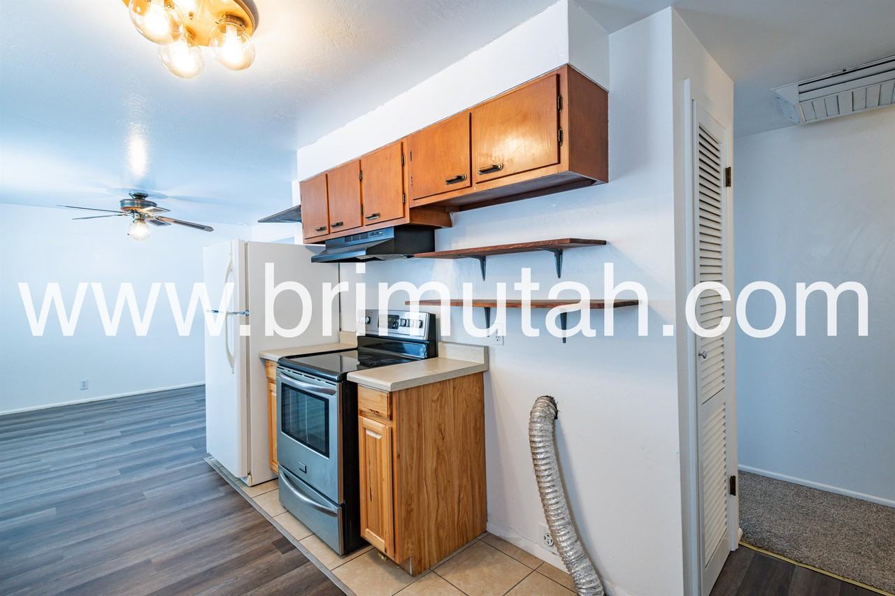 656 E 5640 S #1 - Photo 6 of 18