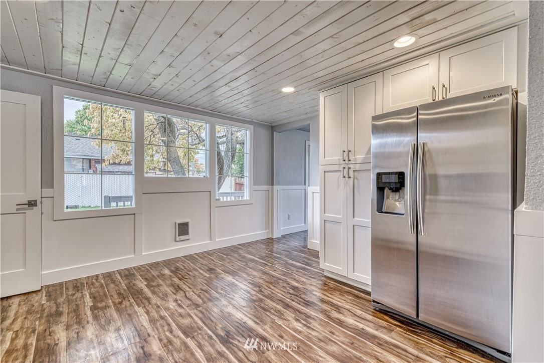 1016 S 37th St #1 - Photo 3 of 17