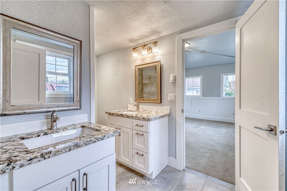 1016 S 37th St #1 - Photo 7 of 17