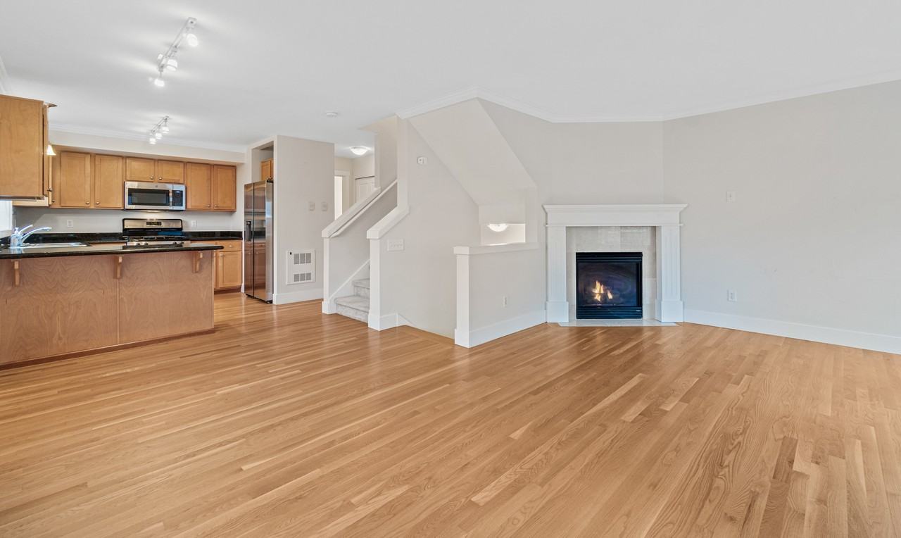 1317 N 88th St #1 - Photo 4 of 21