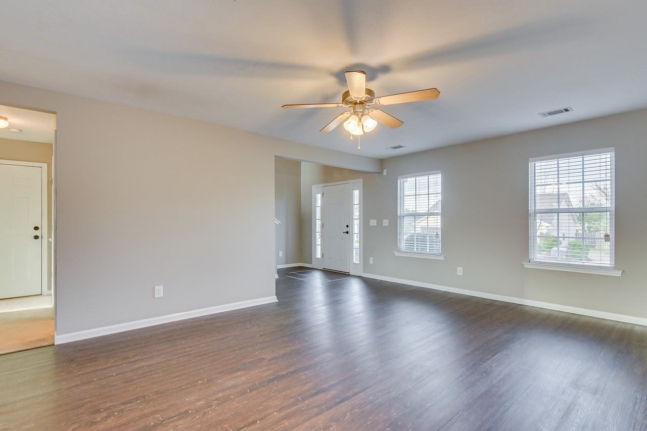 733 Keyes Dr #1 - Photo 4 of 25