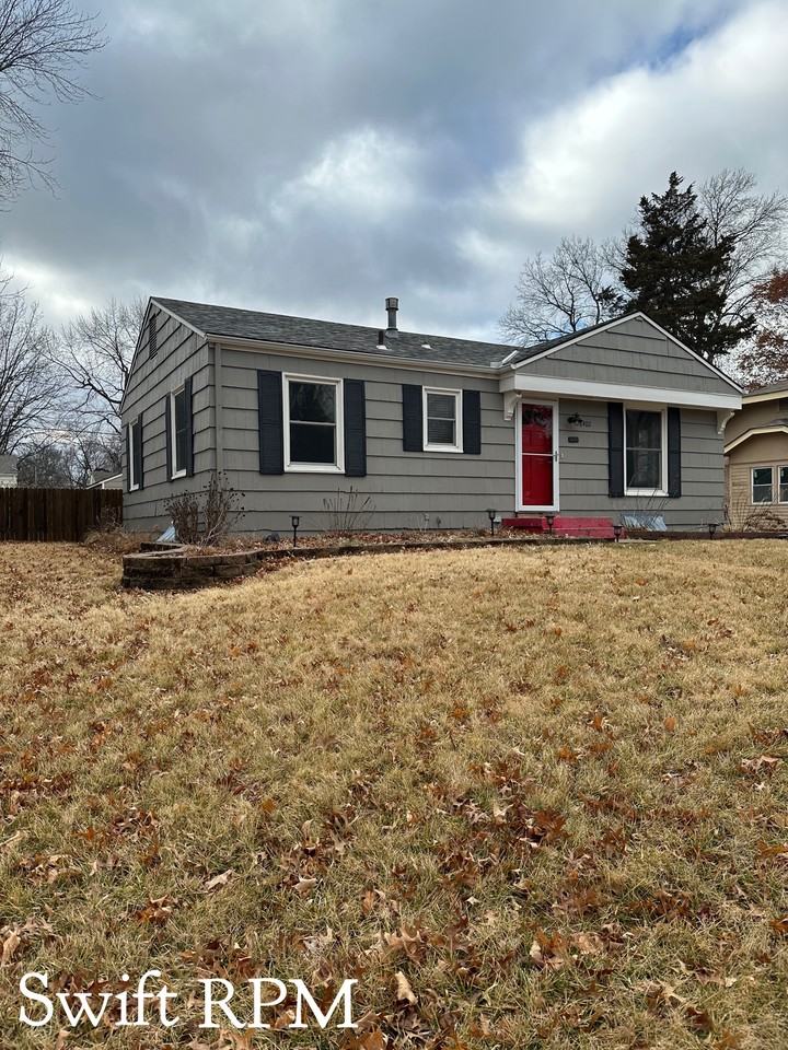 8402 Boone Blvd #1 - Photo 2 of 21