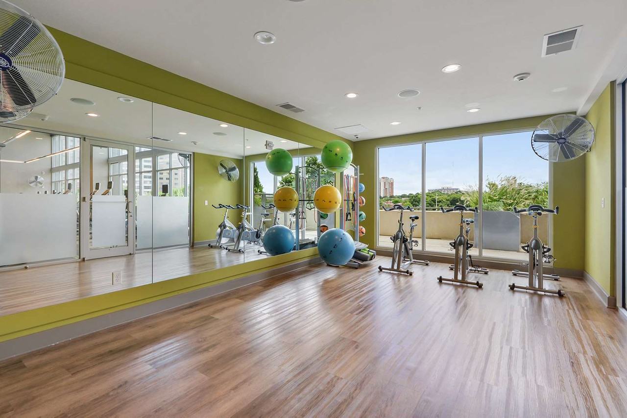 Altitude - Photo 7 of 45