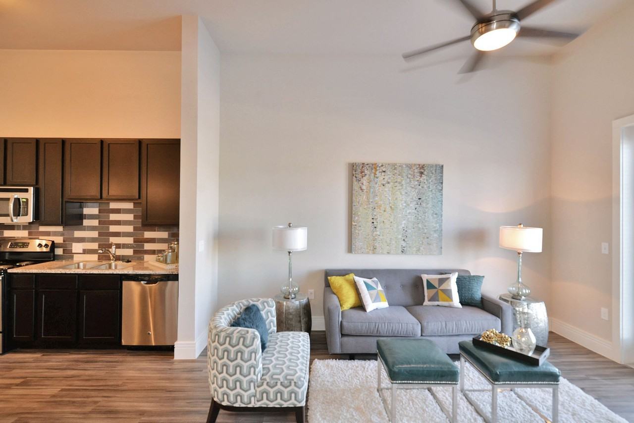 Oaks 5th Street Crossing at City Center - Photo 6 of 48