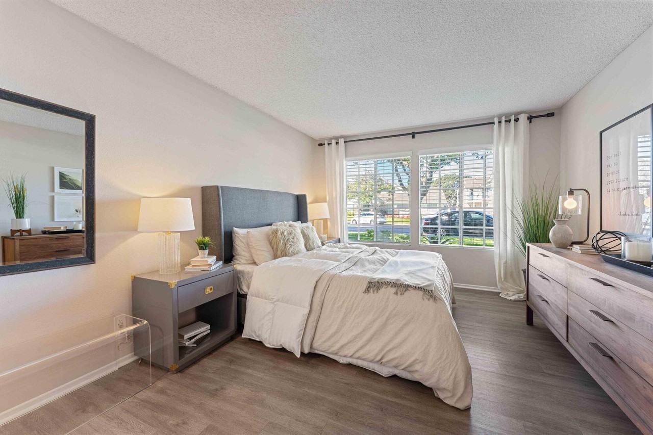 IMT Sorrento Valley - Photo 5 of 41