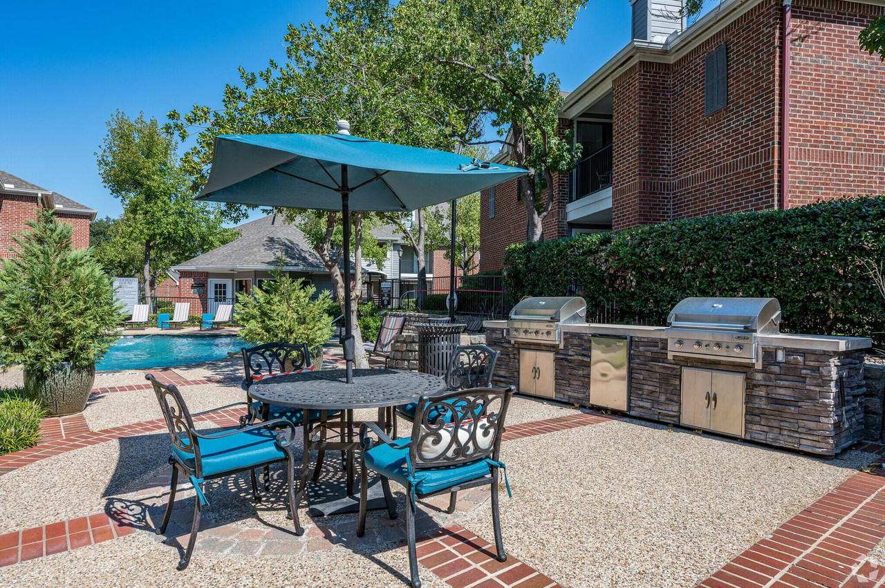 Madison at Melrose - Photo 3 of 36