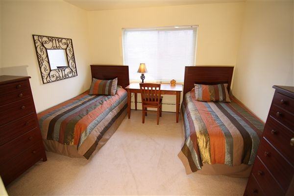 Oakview Apartments - Photo 3 of 6