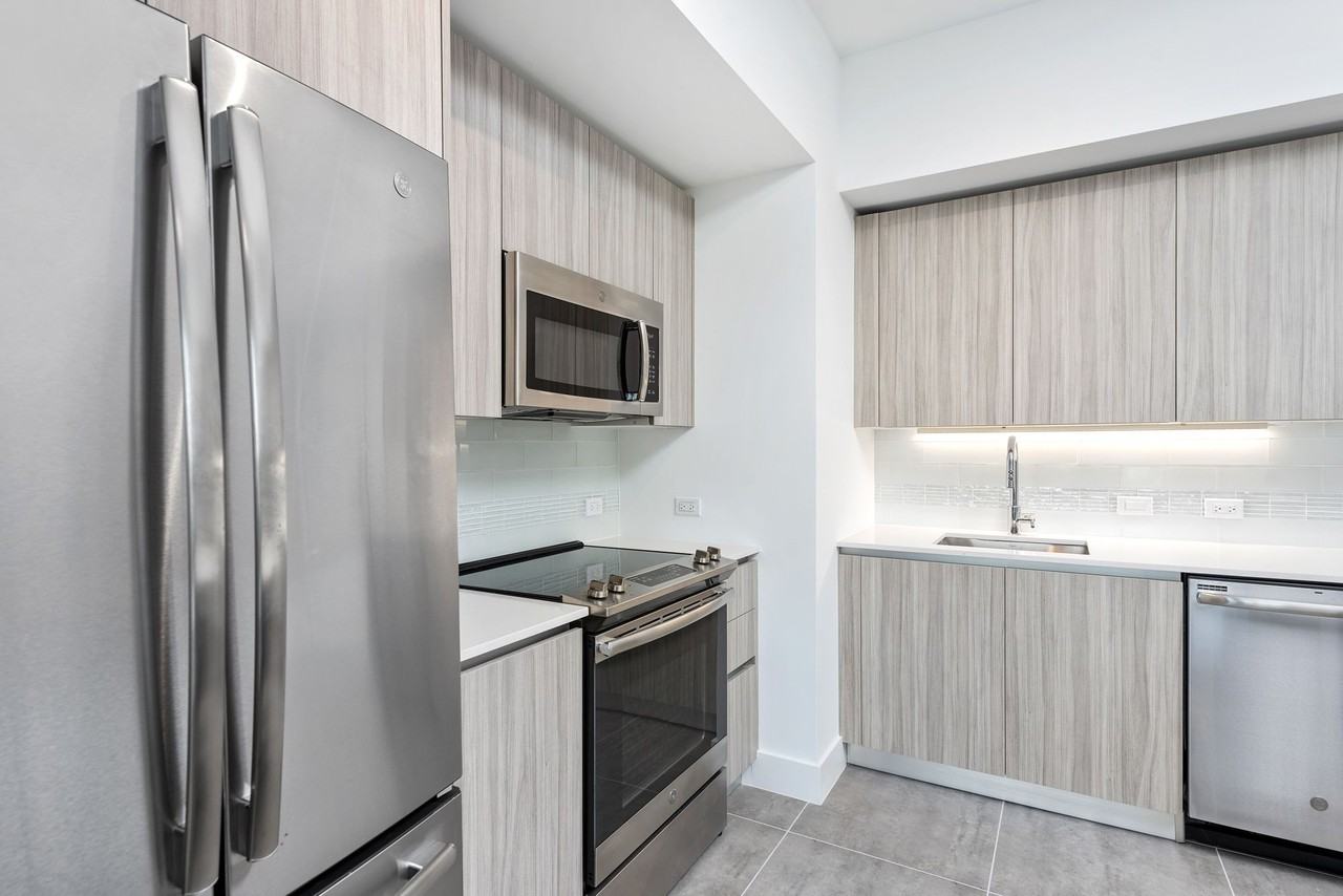 Zoi House Grove - Photo 2 of 50