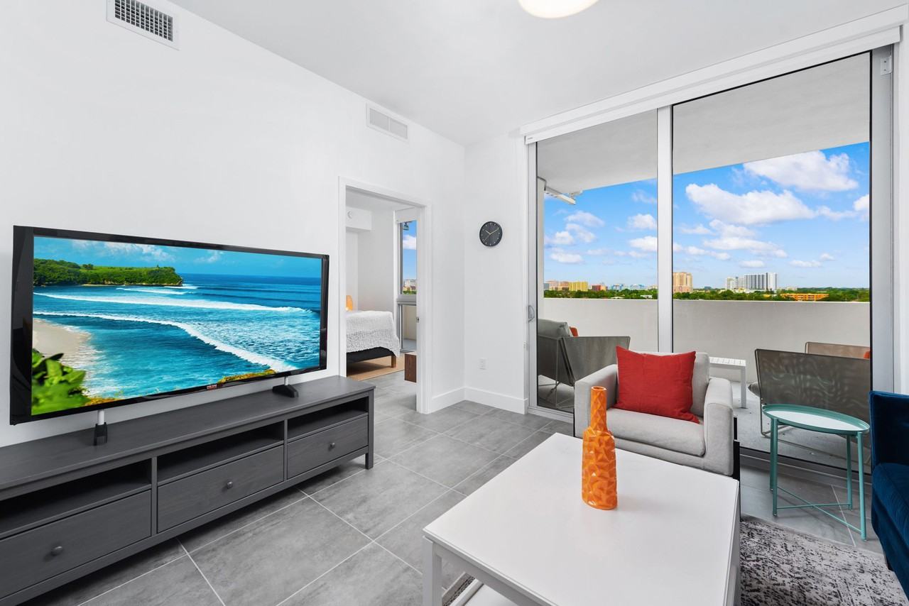 Zoi House Grove - Photo 5 of 50