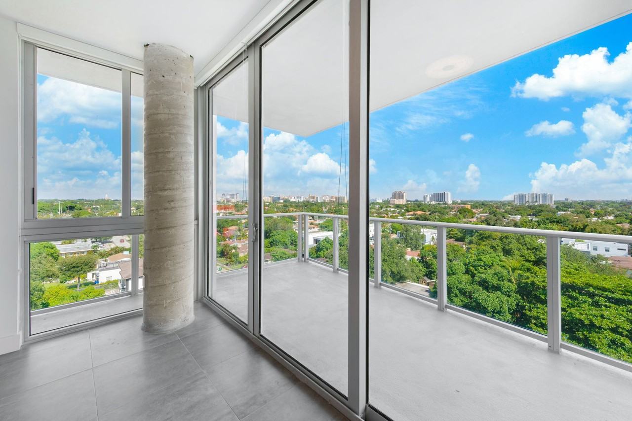 Zoi House Grove - Photo 7 of 50