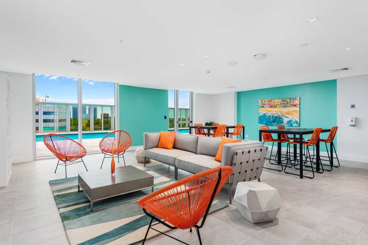 Zoi House Grove - Photo 4 of 47