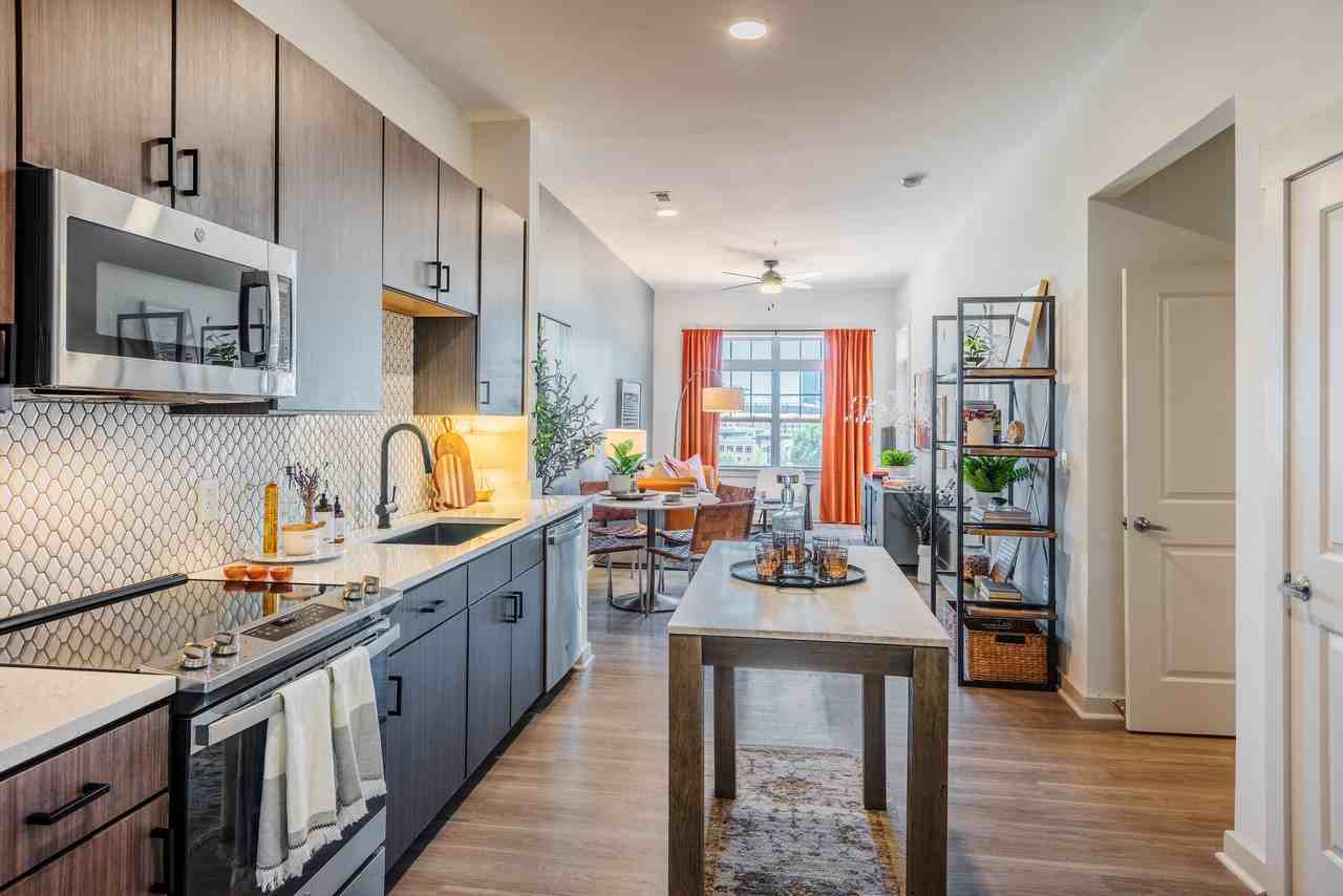 District Flats - Photo 5 of 21