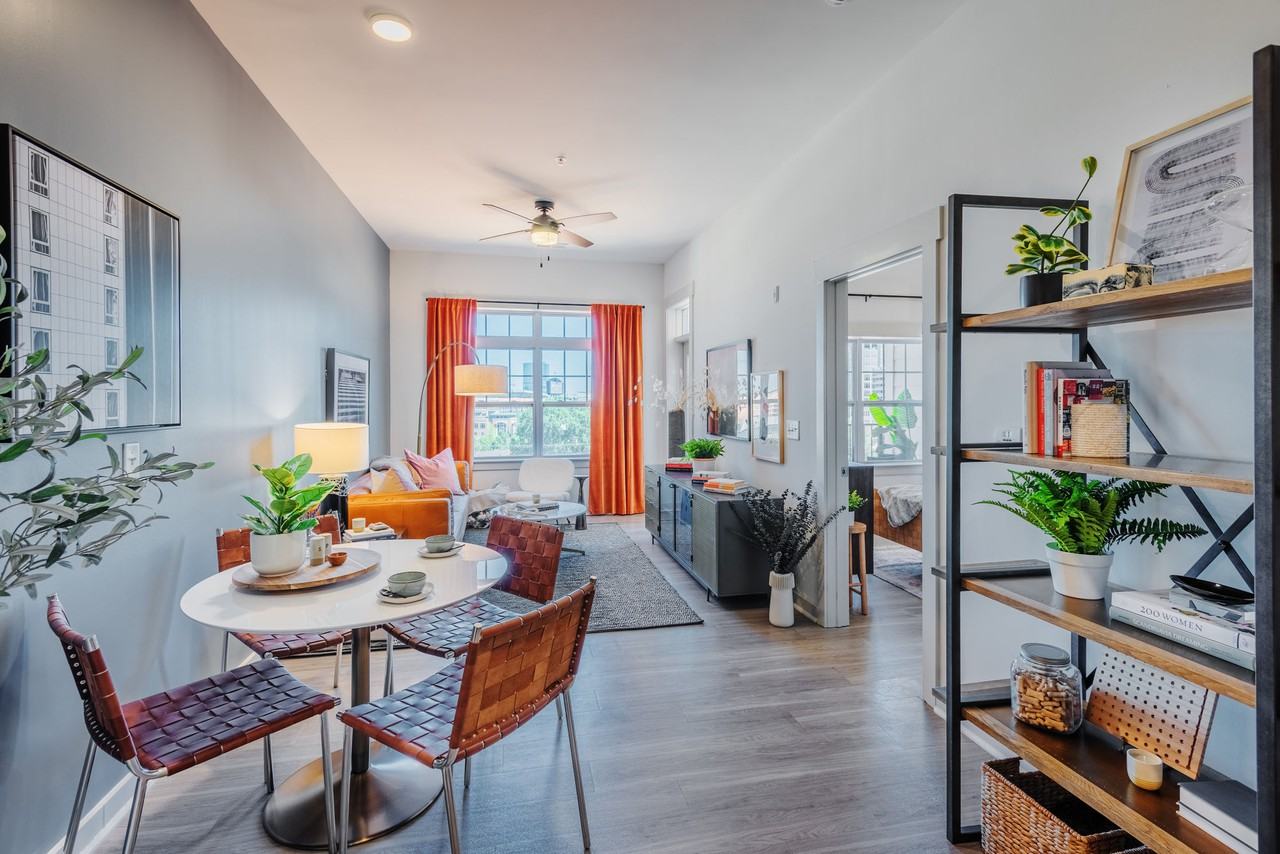 District Flats - Photo 6 of 21