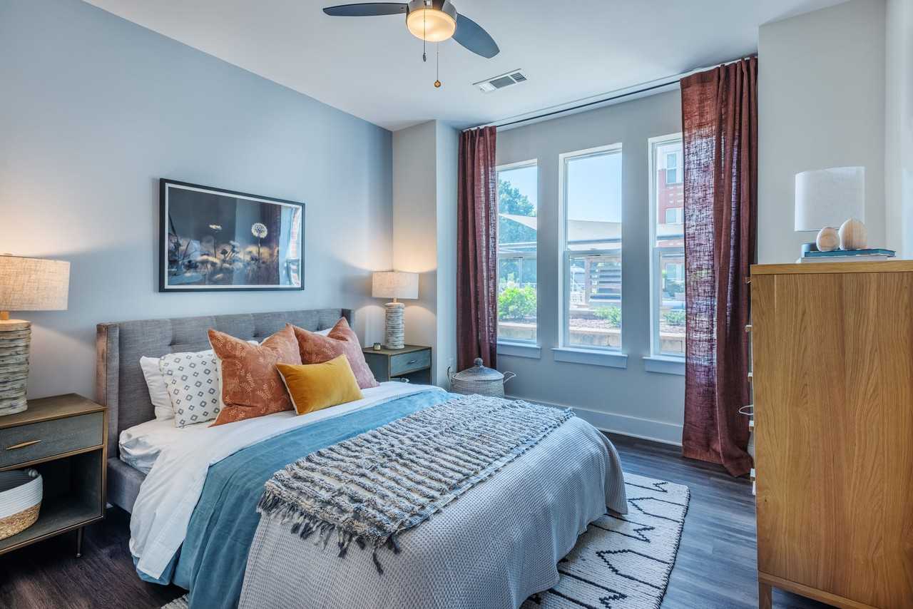 Gateway West - Photo 6 of 23