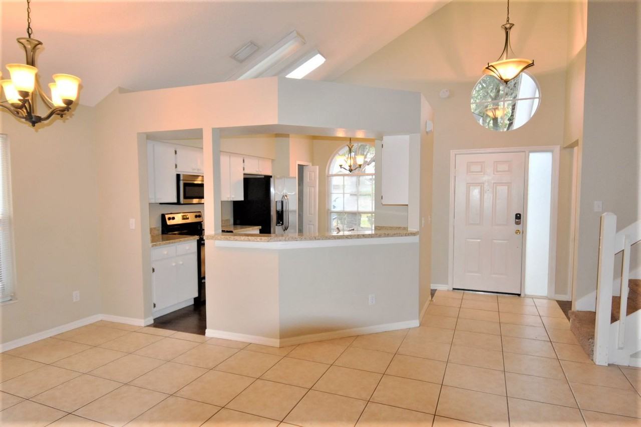 2324 Needham Dr - Photo 2 of 16