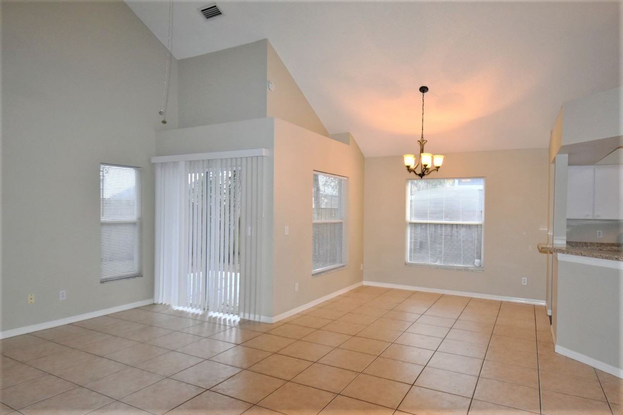 2324 Needham Dr - Photo 3 of 16