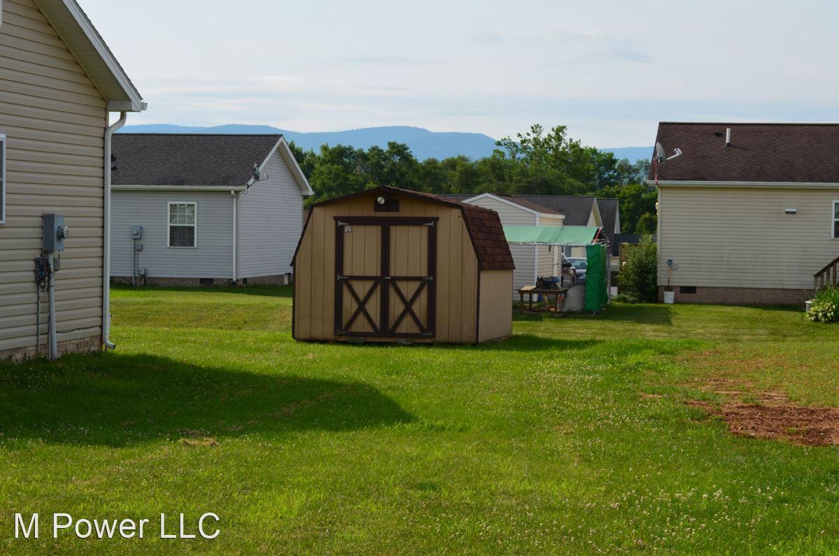 9372 Redtop Ct - Photo 3 of 11