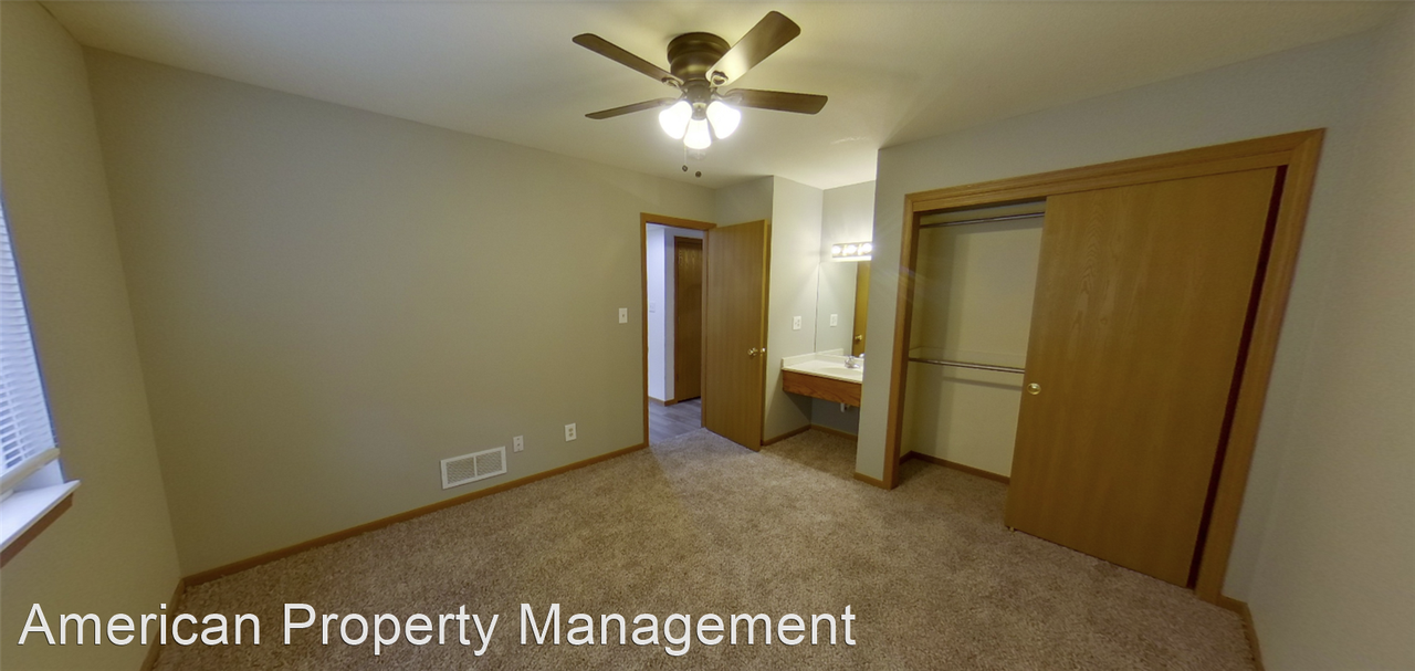 1231 Colorado St - Photo 3 of 11