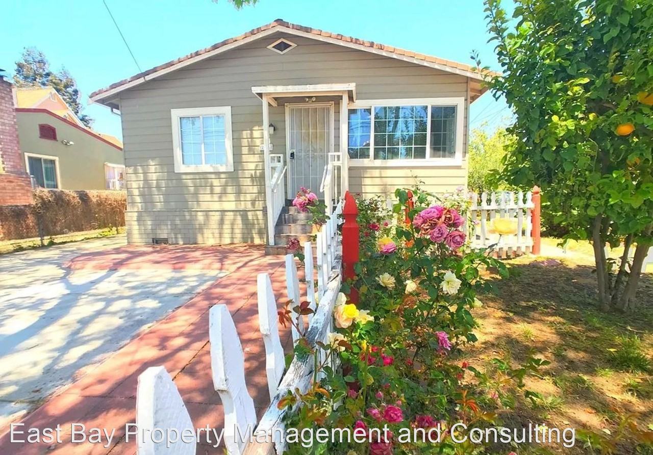 256 B St - Photo 2 of 7