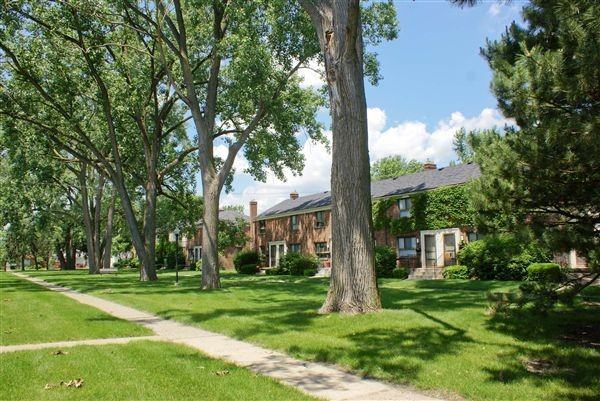 Village Green Townhomes - Photo 3 of 23