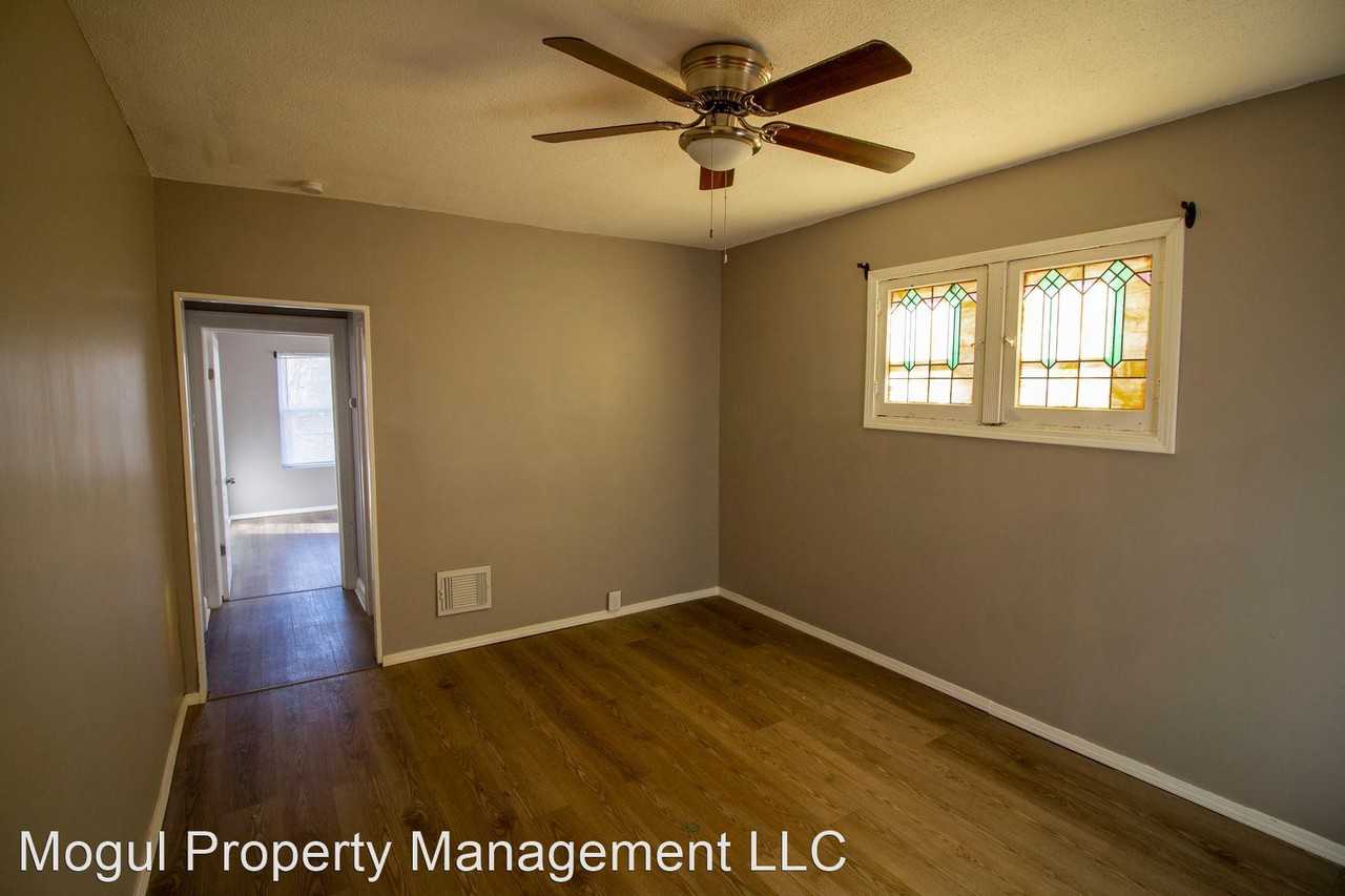 4058 E Iowa Ave - Photo 3 of 17