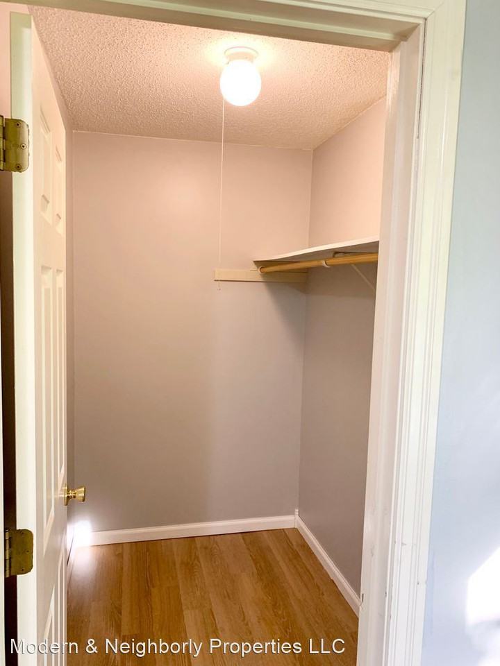 921 Ridge Dr Se - Photo 2 of 17